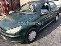 Usado Peugeot 206 75 CV (55 kW) 1999 Verde Utilitario