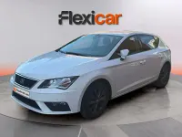 Usado Seat Leon Style 130 CV (95 kW) 2019 Blanco Berlina
