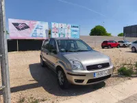 Usado Ford Fusion Trend 80 CV (58 kW) 2003 Beige Utilitario