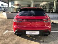 Używany Porsche Macan 265 KM (194 kW) 2023 Czerwony SUV