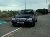 Usado Mercedes C220 Elegance 143 CV (105 kW) 2004 Azul Berlina