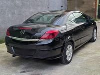 Usado Opel Astra Cabriolet Cosmo 150 HP (110 kW) 2007 Preto Cabrios