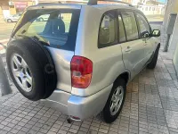 Usado Toyota RAV4 Luna 125 CV (91 kW) 2003 Gris / plata SUV