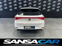 Usado Seat Leon Style 115 CV (84 kW) 2022 Blanco Familiar