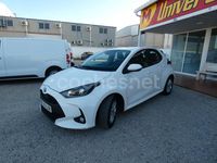 Usado Toyota Yaris Hybrid Active 116 CV (85 kW) 2022 Blanco Berlina