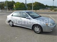 Usado Kia Cerato LX 105 CV (77 kW) 2007 Gris / plata Berlina