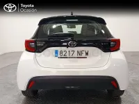 Usado Toyota Yaris Hybrid Active 116 CV (85 kW) 2025 Blanco Berlina
