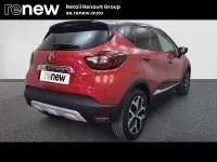 Usado Renault Captur Zen 90 CV (66 kW) 2019 Rojo SUV
