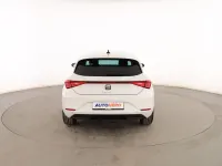 Usado Seat Leon Style 110 CV (80 kW) 2022 Blanco Berlina