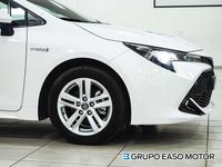 Begagnad Toyota Corolla Active 122 HK (89 kW) 2020 Vit Halvkombi