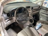 Usado Kia Carens Active 140 CV (102 kW) 2009 Gris / plata Monovolumen