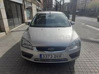 Usado Ford Focus Trend 109 CV (80 kW) 2006 Gris / plata Berlina