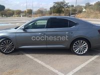 Usado Skoda Superb Style 150 CV (110 kW) 2015 Gris / plata Berlina
