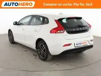 Usado Volvo V40 Momentum 120 CV (88 kW) 2017 Blanco Familiar