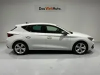 Usado Seat Leon FR 116 CV (85 kW) 2025 Blanco