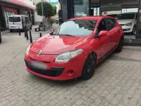 Usado Renault Mégane GrandTour Dynamique 110 CV (80 kW) 2009 Rojo Familiar