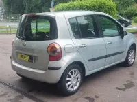 Usado Renault Modus Dynamique 98 CV (72 kW) 2005 Gris / plata Monovolumen
