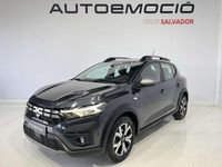 Usado Dacia Sandero Extreme 91 CV (66 kW) 2023 Gris Utilitario