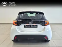 Usado Toyota Yaris 125 CV (91 kW) 2023 Blanco Utilitario
