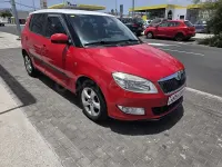 Usado Skoda Fabia Ambition 60 CV (44 kW) 2011 Rojo Berlina
