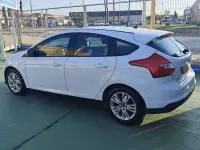Usado Ford Focus Trend 125 CV (91 kW) 2011 Blanco Berlina