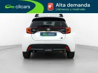Usado Toyota Yaris Hybrid Sport 75 CV (55 kW) 2022 Blanco Berlina