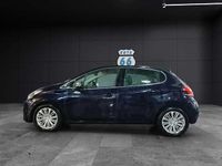 Usado Peugeot 208 Allure 110 CV (80 kW) 2017 Azul Utilitario