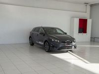 Usado Kia Ceed 120 CV (88 kW) 2023 Oscuro Utilitario
