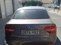 Usado Skoda Superb Ambition 140 CV (102 kW) 2014 Gris / plata Berlina