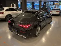 Usado Mercedes CLA200 163 CV (119 kW) 2025 Negro Berlina
