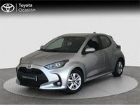Usado Toyota Yaris Hybrid Active 116 CV (85 kW) 2022 Gris Monovolumen