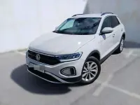 Usado VW T-Roc Life 150 CV (110 kW) 2023 Beige SUV