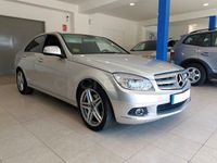 Usado Mercedes C220 Elegance 170 HP (125 kW) 2007 Cinzento Sedan