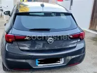 Usado Opel Astra Selective 105 CV (77 kW) 2016 Negro Berlina