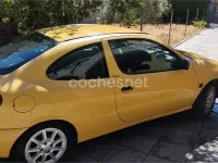Usado Renault Mégane Coupé 95 CV (69 kW) 1999 Amarillo Coupe
