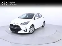 Usado Toyota Yaris Hybrid Active 116 CV (85 kW) 2023 Blanco Berlina