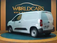 Usado Fiat Doblò 102 CV (75 kW) 2023 Blanco Monovolumen