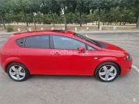 Usado Seat Leon Sport 140 CV (102 kW) 2009 Rojo Utilitario