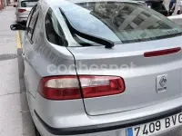 Usado Renault Laguna II Authentique 110 CV (80 kW) 2002 Gris / plata Berlina