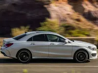Usado Mercedes CLA200 136 CV (100 kW) 2018 Gris Coupe