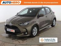 Usado Toyota Yaris Hybrid Active 116 CV (85 kW) 2021 Gris Berlina