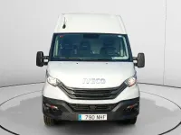 Usado Iveco Daily 137 CV (100 kW) 2022 Blanco Berlina