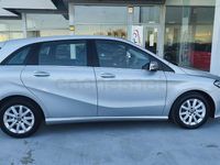 Usado Mercedes B180 109 CV (80 kW) 2018 Gris / plata Monovolumen