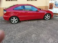 Usado Mercedes C220 143 CV (105 kW) 2004 Rojo Berlina