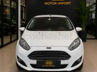 Usado Ford Fiesta 95 CV (69 kW) 2015 Blanco Utilitario