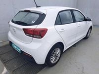 Usado Kia Rio 84 CV (61 kW) 2022 Blanco Utilitario