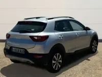 Usado Kia Stonic 101 CV (74 kW) 2025 Plateado SUV