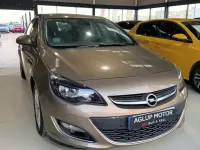 Usado Opel Astra Excellence 140 CV (102 kW) 2014 Marrón