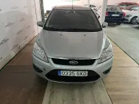 Usado Ford Focus Trend 109 CV (80 kW) 2009 Gris / plata Berlina