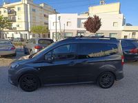 Usado Ford Tourneo Courier Sport 102 CV (75 kW) 2018 Gris Monovolumen